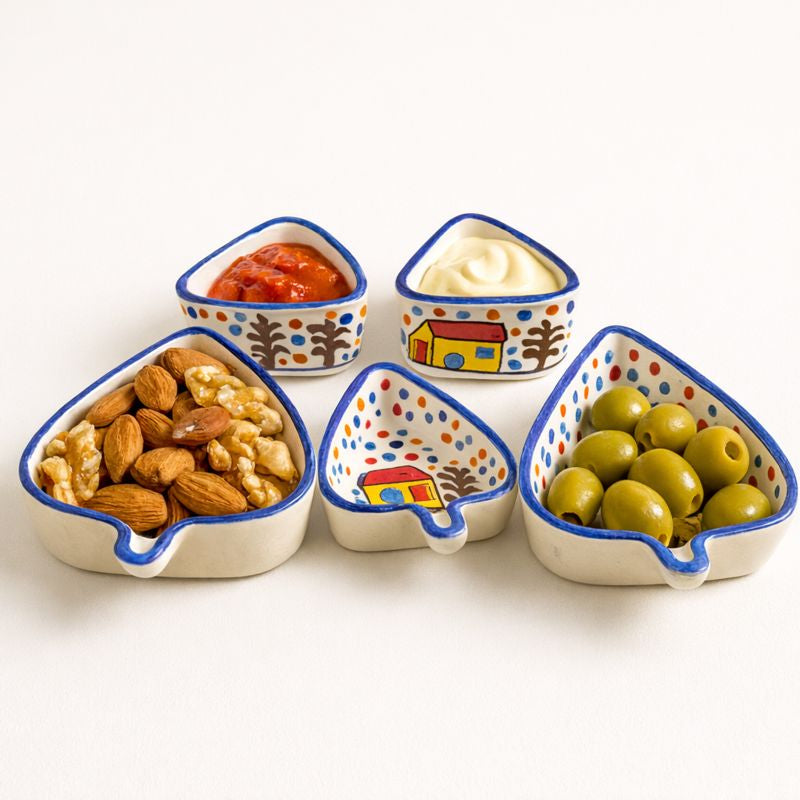 Sajaao 5 pieces kitchenware, set of 3 different sized serving platter with 2 dip bowls (Multicolour, Set of 5)